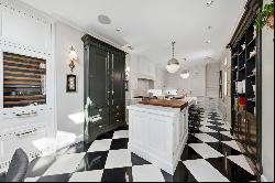 Beautifully Appointed Full Floor Penthouse