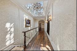 Beautifully Appointed Full Floor Penthouse