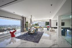 Super Cannes - recent architect-designed villa - panoramic sea view