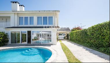 Sale: 3-bedroom villa with pool, on the 2nd line of the sea, in Miramar, V. N. Gaia, Port