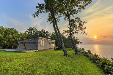 Peconic Soundfront Meets Mid-Century Modern- Incredible Sunsets And Your Own Private Beach
