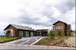 Luxurious Mountain Retreat With Breathtaking Views and Unparalleled Privacy!