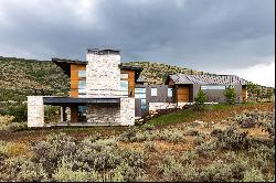 Luxurious Mountain Retreat With Breathtaking Views and Unparalleled Privacy!