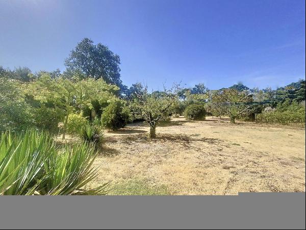 Uzes - Building Plot