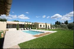 Beautiful, modern architect's house in Uzes