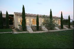 Beautiful, modern architect's house in Uzes