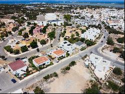 Plot with two houses under construction in Sant Francesc