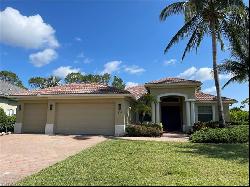 479 Saddlebrook LN, Naples FL 34110