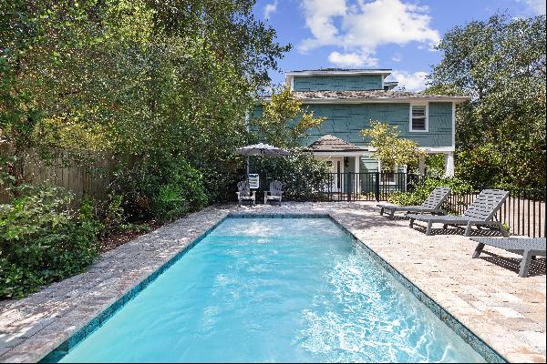 Spacious Home And Private Pool On Mature Private Lot