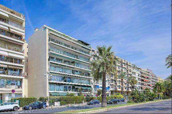 Nice Promenade, superb 5 room penultimate floor, terrace