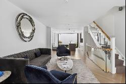 A beautifully presented three-bedroom house in the heart of Knightsbridge.