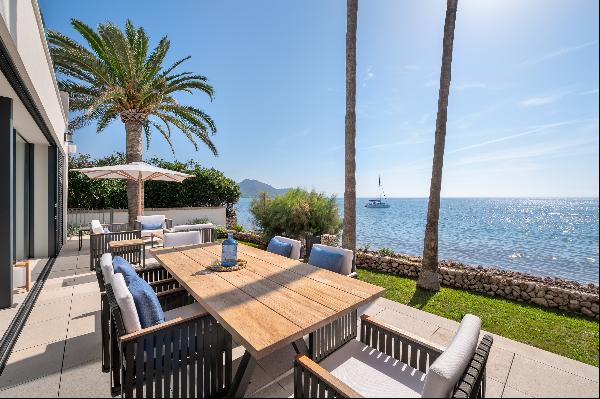 Newly built frontline villa in Port Verd, Mallorca