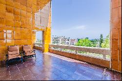 Comfortable and private signature penthouse in Pedralbes