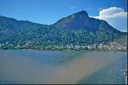 Apartment overlooking Lagoa Rodrigo de Freitas