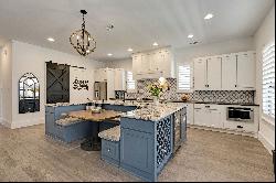 Farmhouse Chic in Downtown Boerne