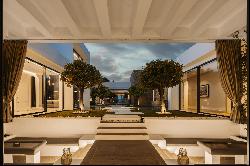 Very modern mansion, built on one level, in Marbella Club Golf