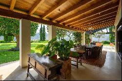 Huge family home in privileged residential area of La Zagaleta