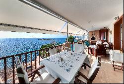 Spacious apartment in Illetas in first sea line with sea and beach access