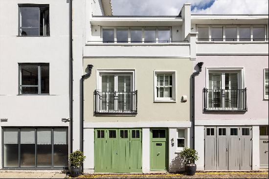 St Lukes Mews is an elegantly designed, three bedroom mews home, boasting expansive living