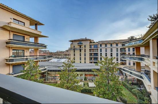Recent 3-room flat with large terrace in the centre of Aix en Provence