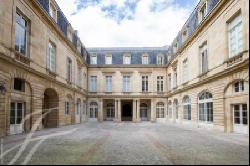 Bordeaux Grand Theatre - Unique Flat in Historical Mansion - John Taylor