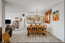 Charming Apartment in the desirable Lamed neighborhood