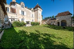 Beautiful 850 sqm Chateau with pool and outbuildings near Perigueux