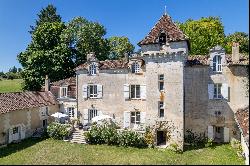 Beautiful 850 sqm Chateau with pool and outbuildings near Perigueux