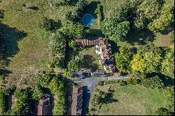 Beautiful 850 sqm Chateau with pool and outbuildings near Perigueux