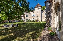 Beautiful 850 m² Chateau with pool and outbuildings near Périgueux