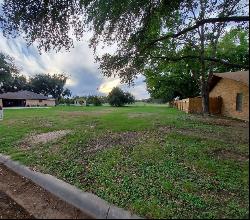 1606 Sunset Cir, Cameron TX 76520