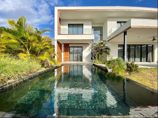 stunning modern five bedroom villa