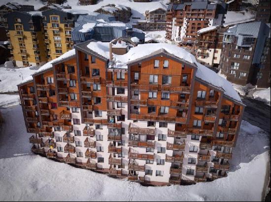 A  renovated ski-in ski-out apartment in Val Thorens