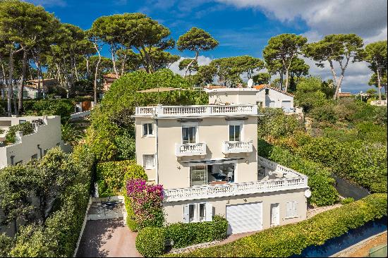 Villa with breath-taking views on the Cap d'Antibes