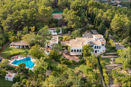 Magnificent country estate with panoramic sea views and tennis court near Ibiza town.