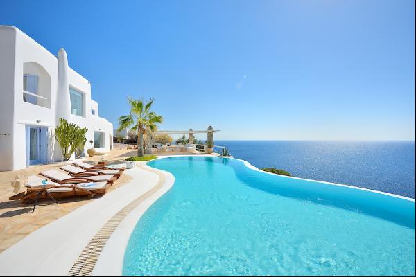TWO LUXURY SEAFRONT VILLAS WITH PRIVATE DOCK - MYKONOS