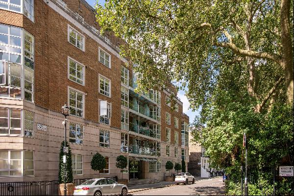Spacious three bed flat on the fifth floor providing stunning views over Vincent square
