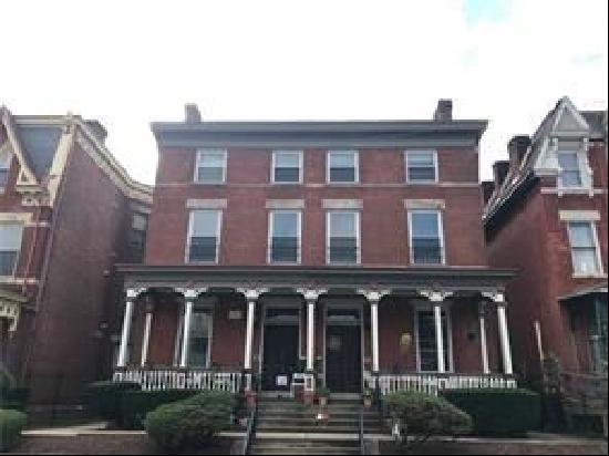 1207 W North Ave #301, Manchester PA 15233
