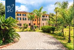 Luxury hotel in an ancient villa for sale in Marina di Massa, in Versilia