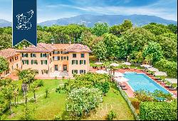 Luxury hotel in an ancient villa for sale in Marina di Massa, in Versilia