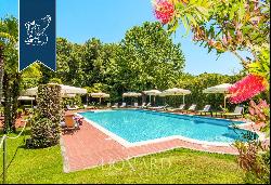 Luxury hotel in an ancient villa for sale in Marina di Massa, in Versilia