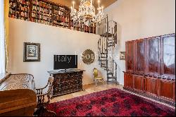 Finely restored apartment near Piazza Anfiteatro in Lucca