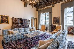 Finely restored apartment near Piazza Anfiteatro in Lucca