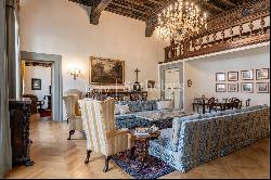 Finely restored apartment near Piazza Anfiteatro in Lucca