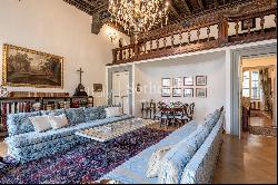 Finely restored apartment near Piazza Anfiteatro in Lucca