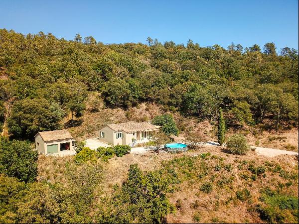 Renovated villa with breathtaking views in rural location for sale in La Garde Freinet.