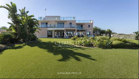 Magnificent 3 bedroom villa with swimming pool for sale in Moncarapacho, Algarve