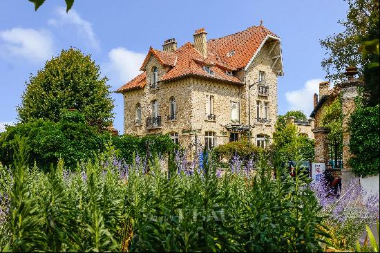 Versailles Glatigny - A 10-bed property with a garden