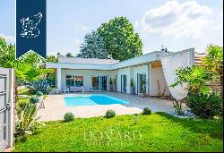 Luxury villa with a garden just ten km from Malpensa's international airport