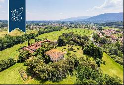 Charming estate for sale among Tuscan hills